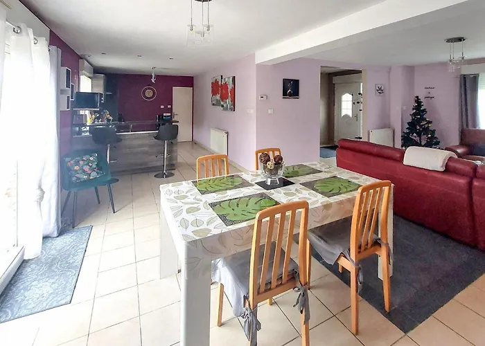 3 Bedroom Cozy In Roquetoire